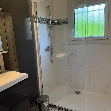Apartment Entier Avec Jardin Pour 2 A 6 Personnes Avec 2 Et Convertible Dans Le Salon Six-Fours-les-Plages