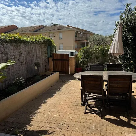 Entier Avec Jardin Pour 2 A 6 Personnes Avec 2 Et Convertible Dans Le Salon Apartment *